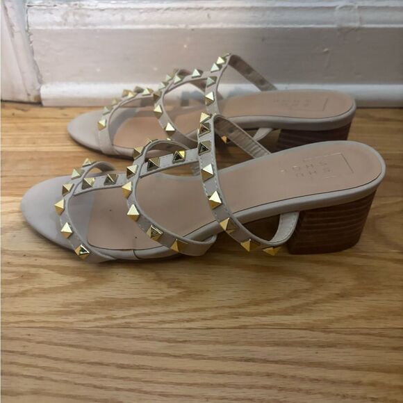 Cream and Gold Studded Sandals heels size 8 EUC - Picture 1 of 4